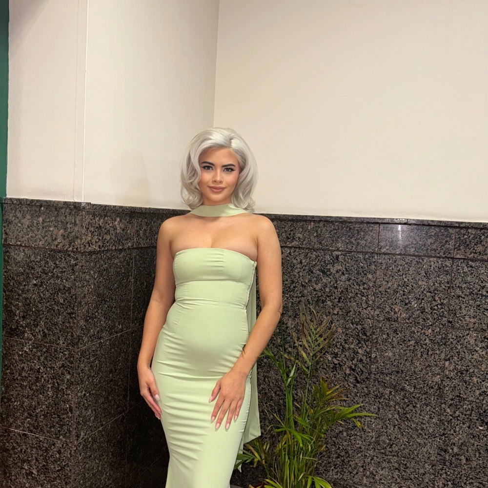 Chic Strapless Mint Dress